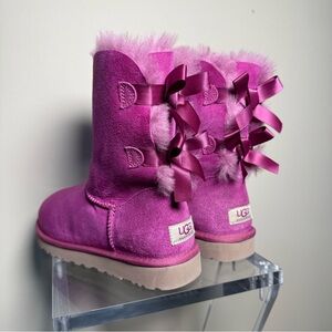 UGG Pink Suede Bailey Bow Boots with Bows Victoria Pink Mini Size 7 Fur Winter